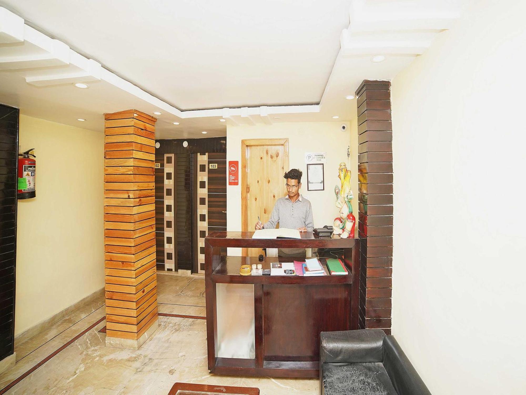 Hotel Oyo Flagship 8594 Golden Nest à Nainital Extérieur photo