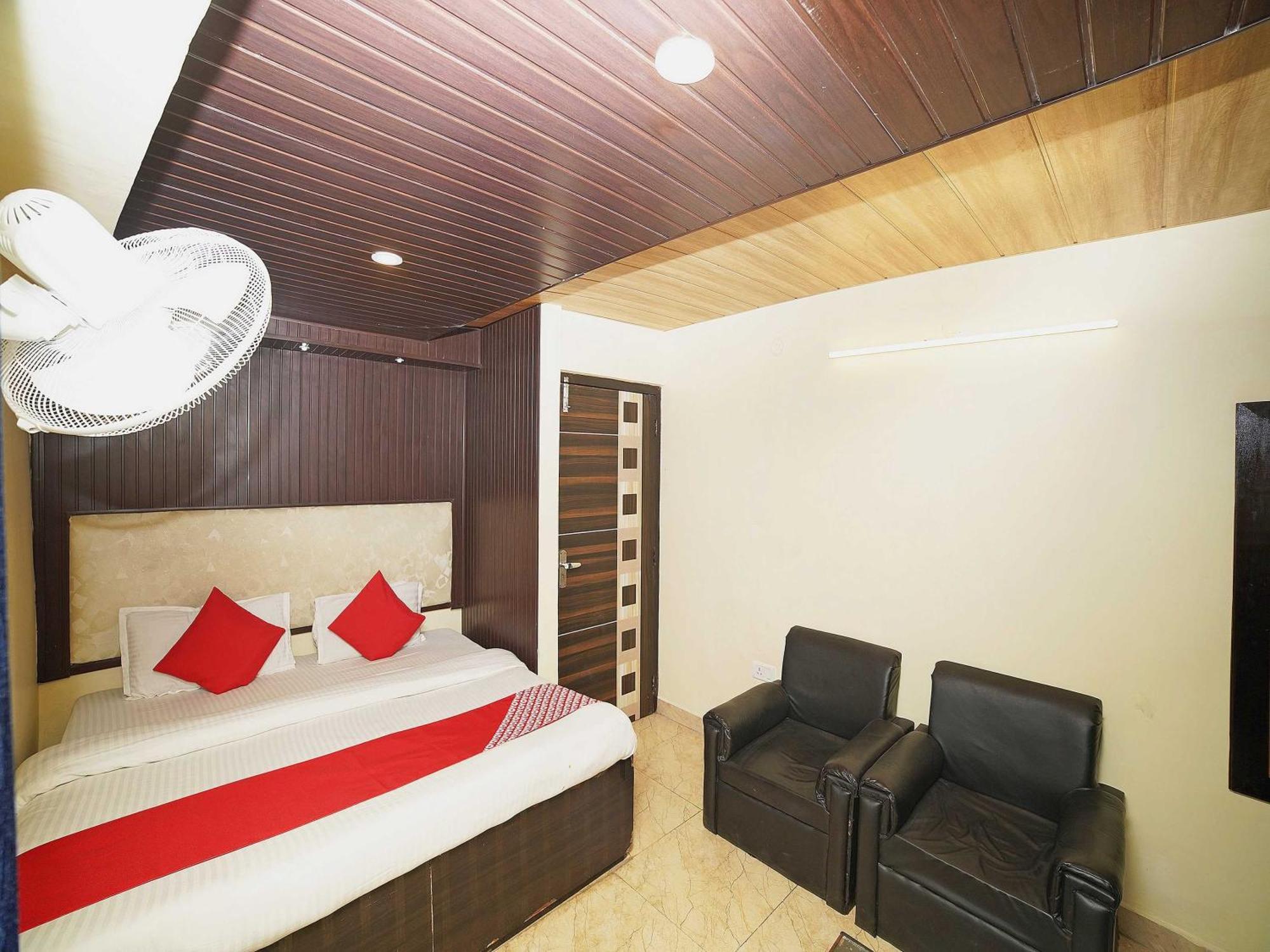Hotel Oyo Flagship 8594 Golden Nest à Nainital Extérieur photo